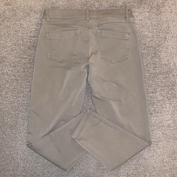 Democracy Jeans - Picture 2 of 7